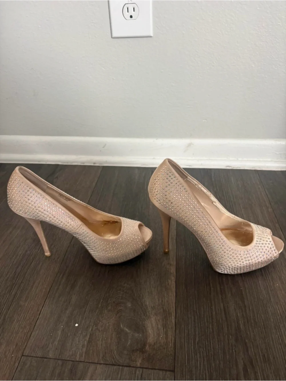 Jennifer Lopez elegant blush